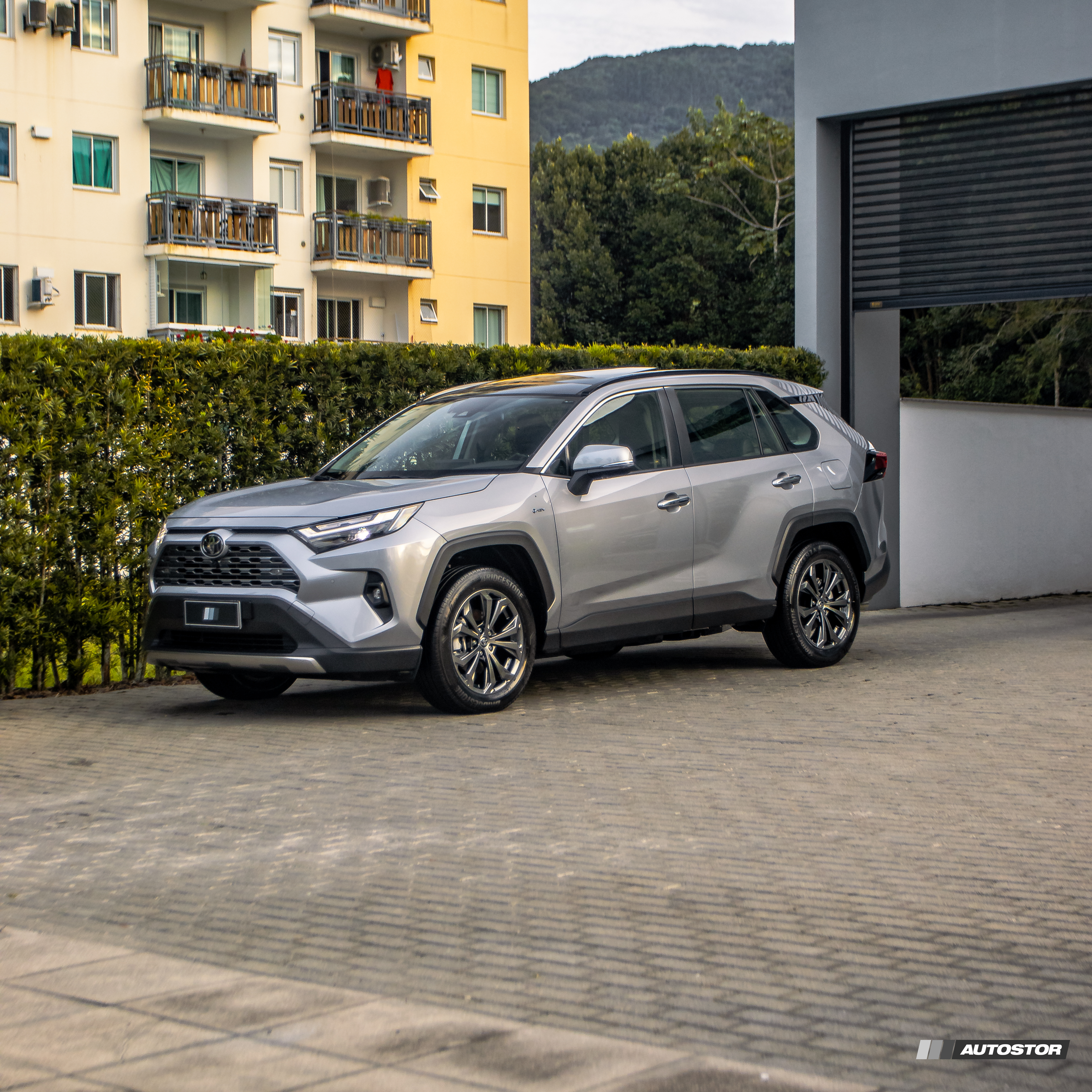 TOYOTA RAV4 CONNECT HYBRID