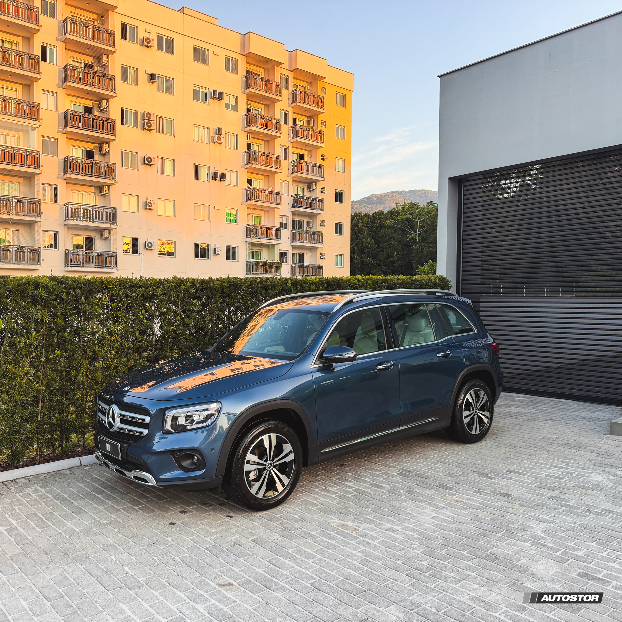 MERCEDES-BENZ GLB 200 ADVANCE